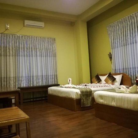 Gold Star Hotel Nyaung Shwe Eksteriør bilde
