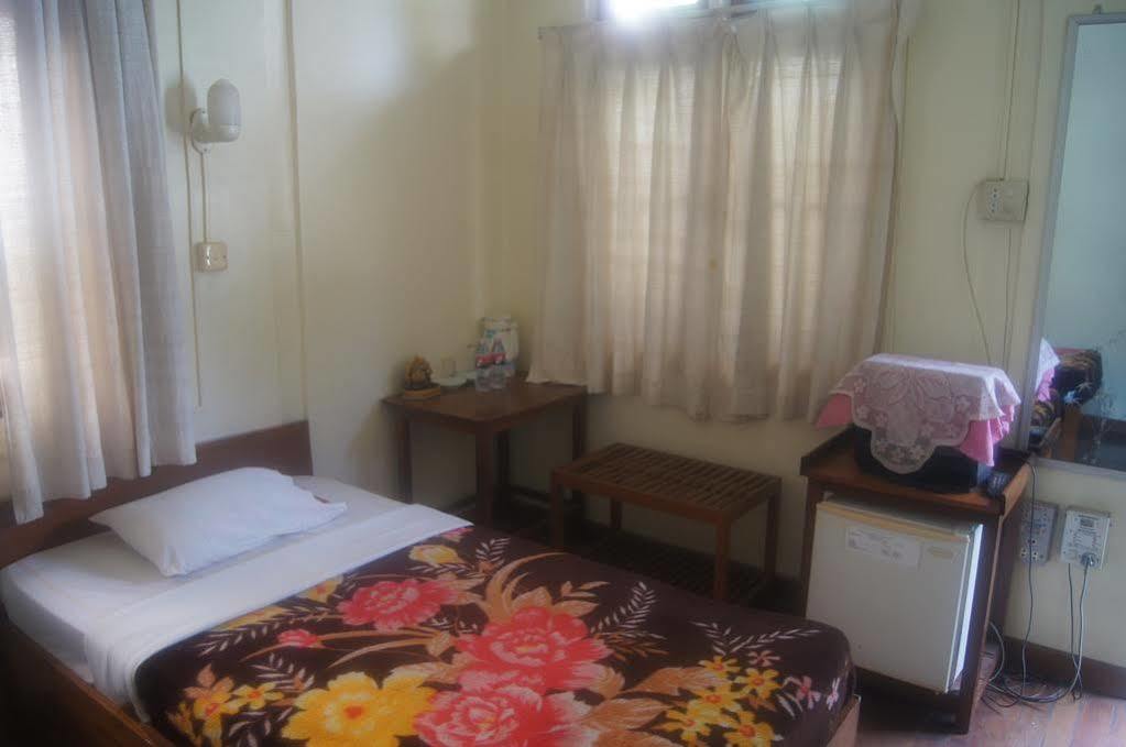 Gold Star Hotel Nyaung Shwe Eksteriør bilde