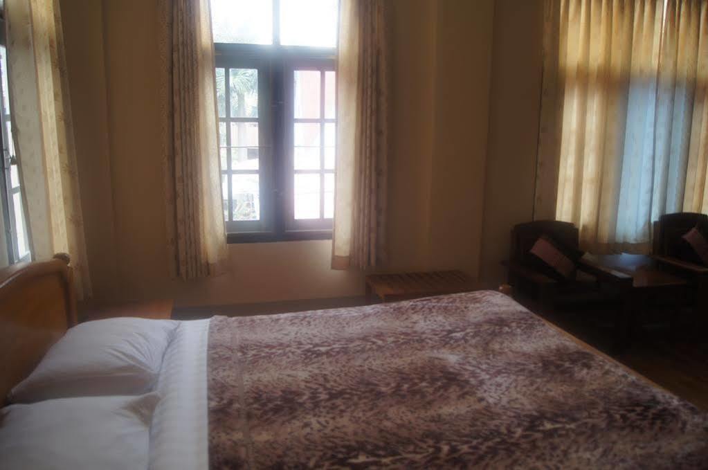Gold Star Hotel Nyaung Shwe Eksteriør bilde
