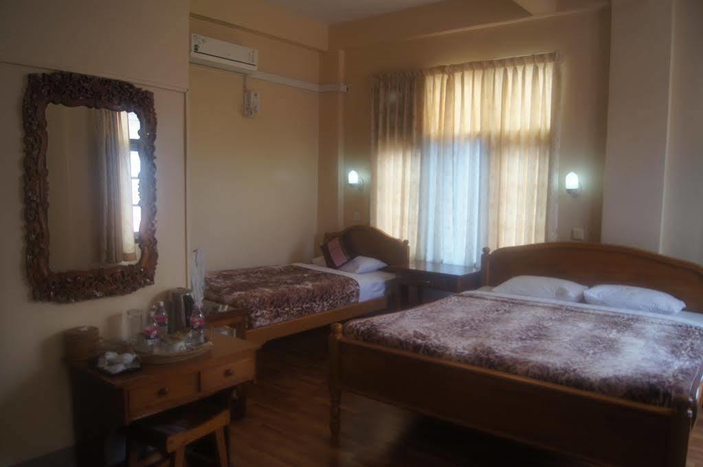 Gold Star Hotel Nyaung Shwe Eksteriør bilde