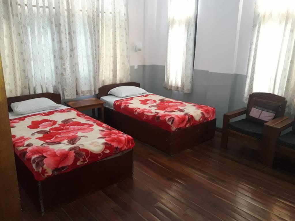 Gold Star Hotel Nyaung Shwe Eksteriør bilde