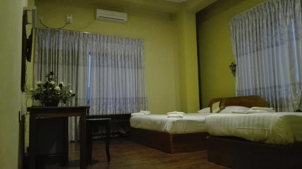 Gold Star Hotel Nyaung Shwe Eksteriør bilde