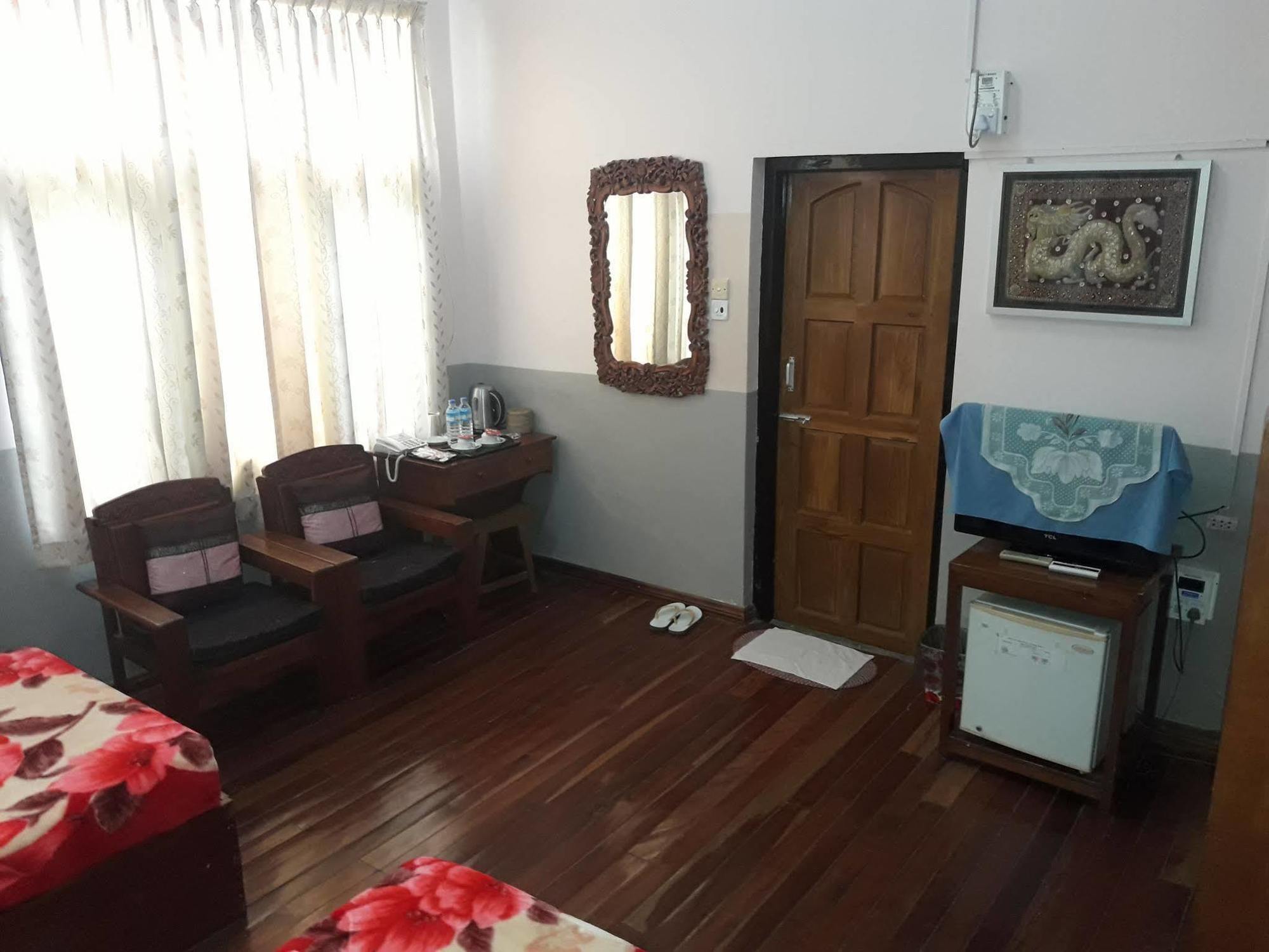 Gold Star Hotel Nyaung Shwe Eksteriør bilde